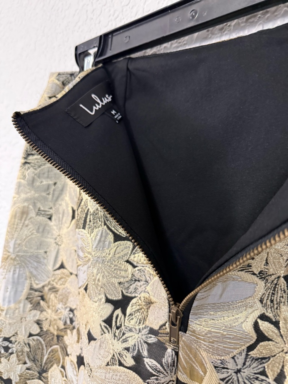 Lulu's Metallic Gold Floral Pencil Skirt | Evening Glam | Size Medium - Picture 10 of 13